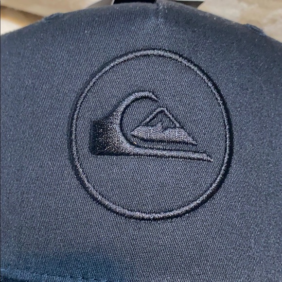 Quicksilver SnapBack Hat - Picture 4 of 5